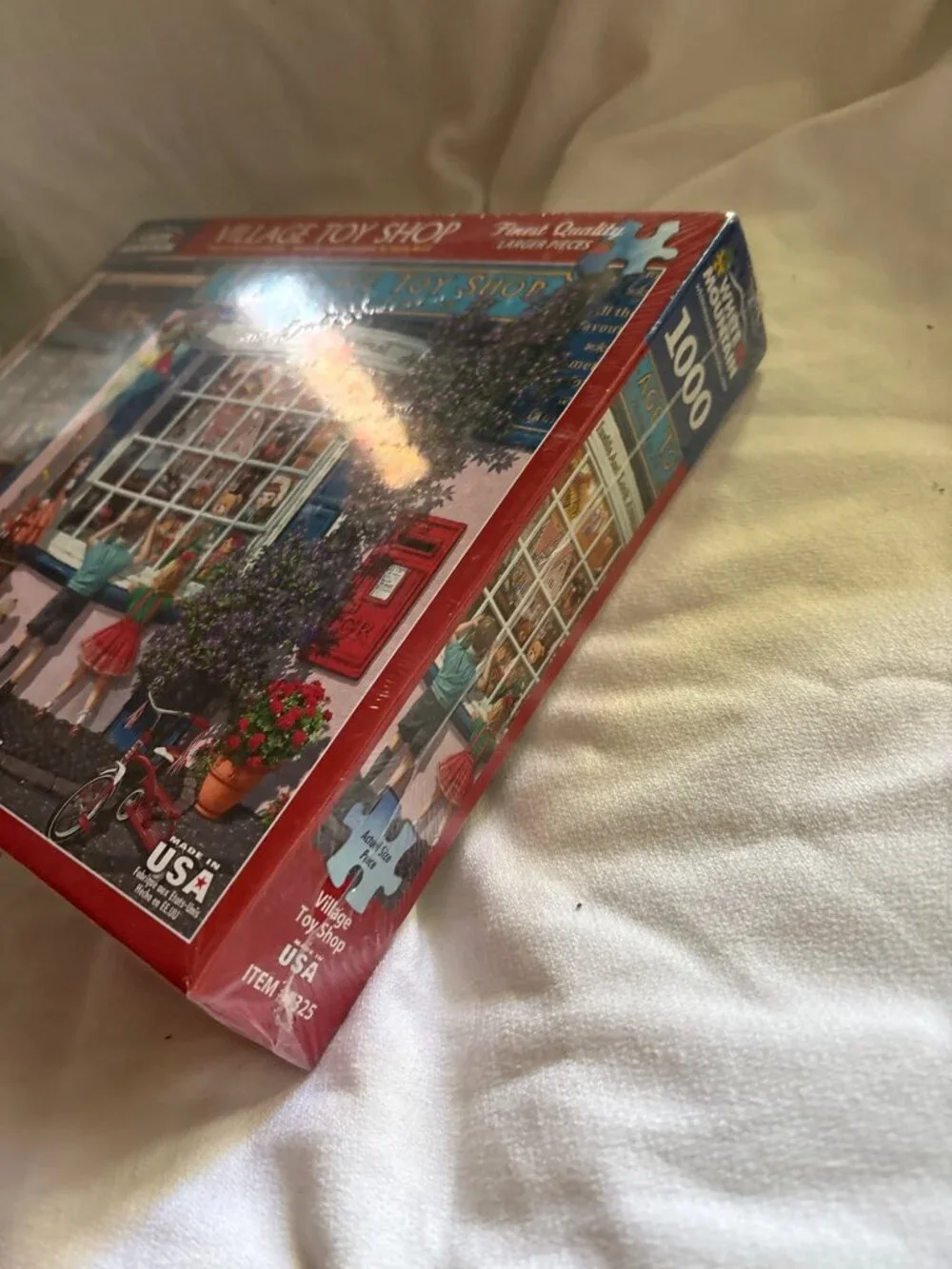 White Mountain Village Toy Shop 1000-Piece Jigsaw Puzzle Larger Pieces Made USA